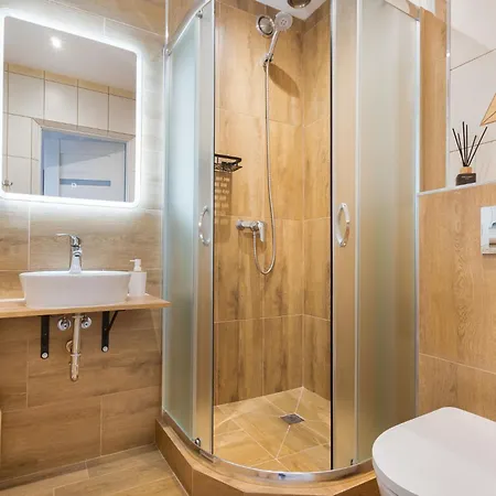 Aleksandra Kwatera prywatna