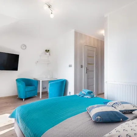 Aleksandra Kwatera prywatna *